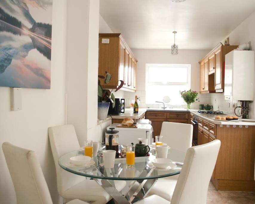 City Centre 4 Bedroom House Winchester Kültér fotó
