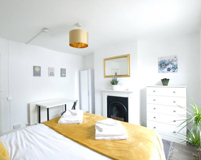City Centre 4 Bedroom House Winchester Kültér fotó