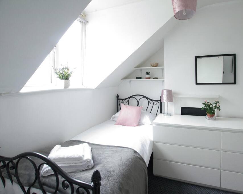City Centre 4 Bedroom House Winchester Kültér fotó