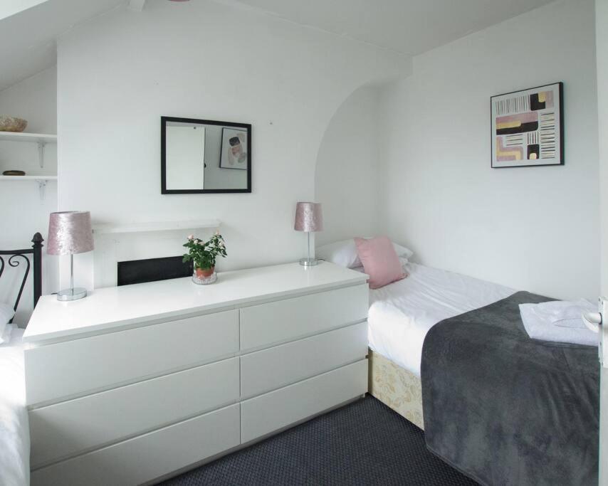 City Centre 4 Bedroom House Winchester Kültér fotó