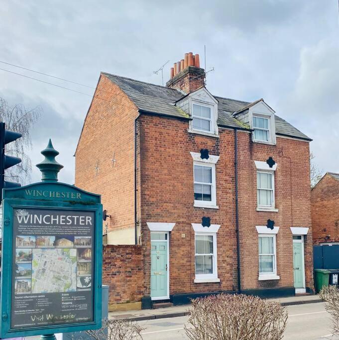 City Centre 4 Bedroom House Winchester Kültér fotó